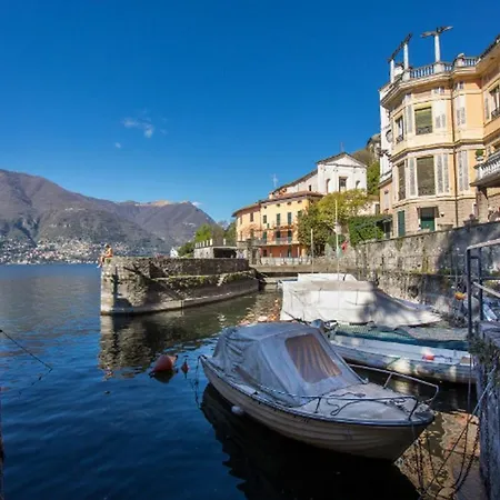 Amazing View On Como Lake 아파트 *